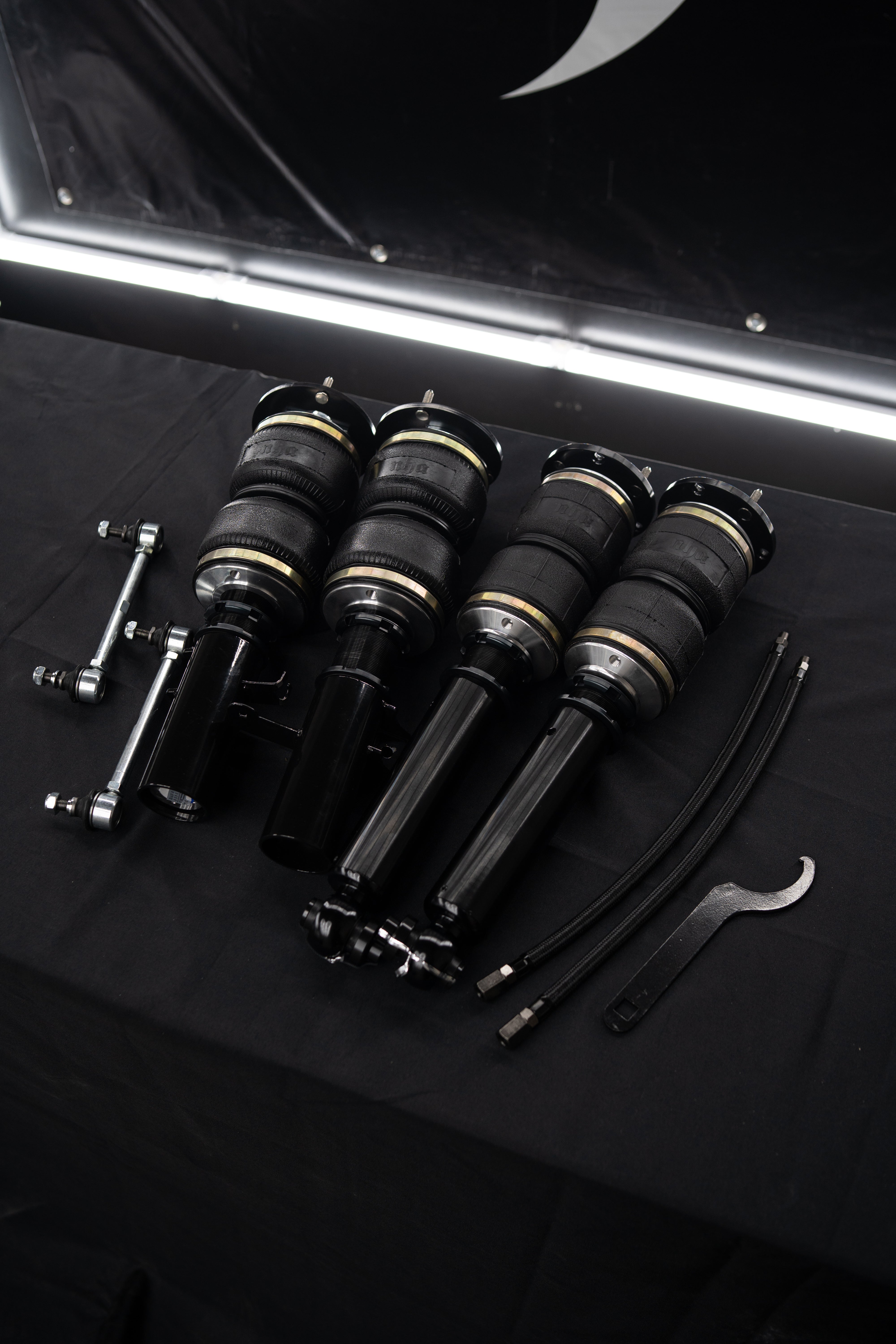 BMW E34 NHAIR STRUT KIT