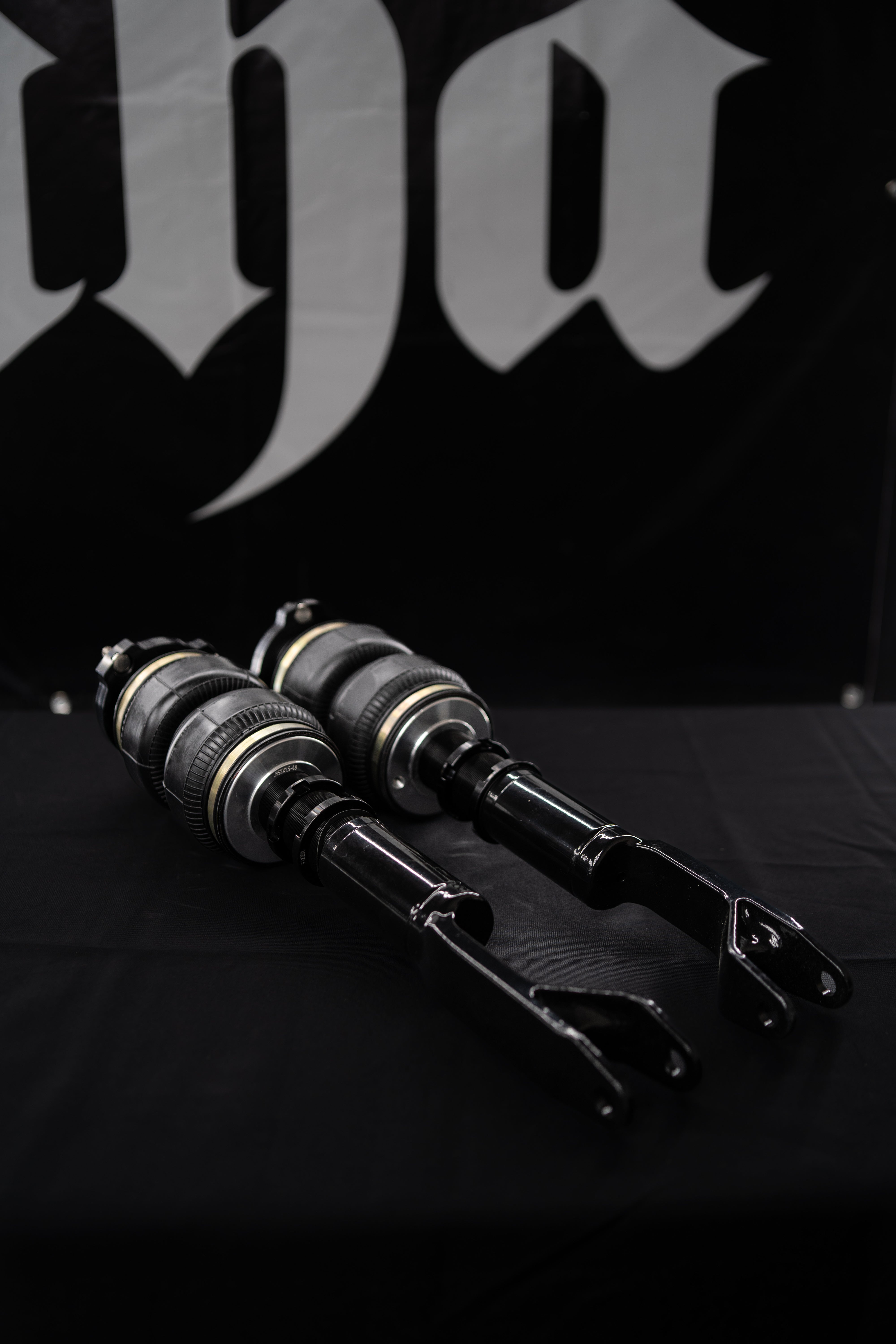 MERCEDES C43 NHAIR STRUTS