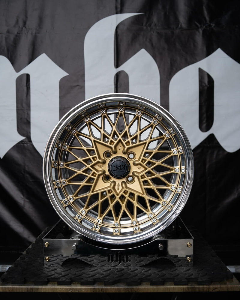 refinished split wheel with polished lip and gold centre