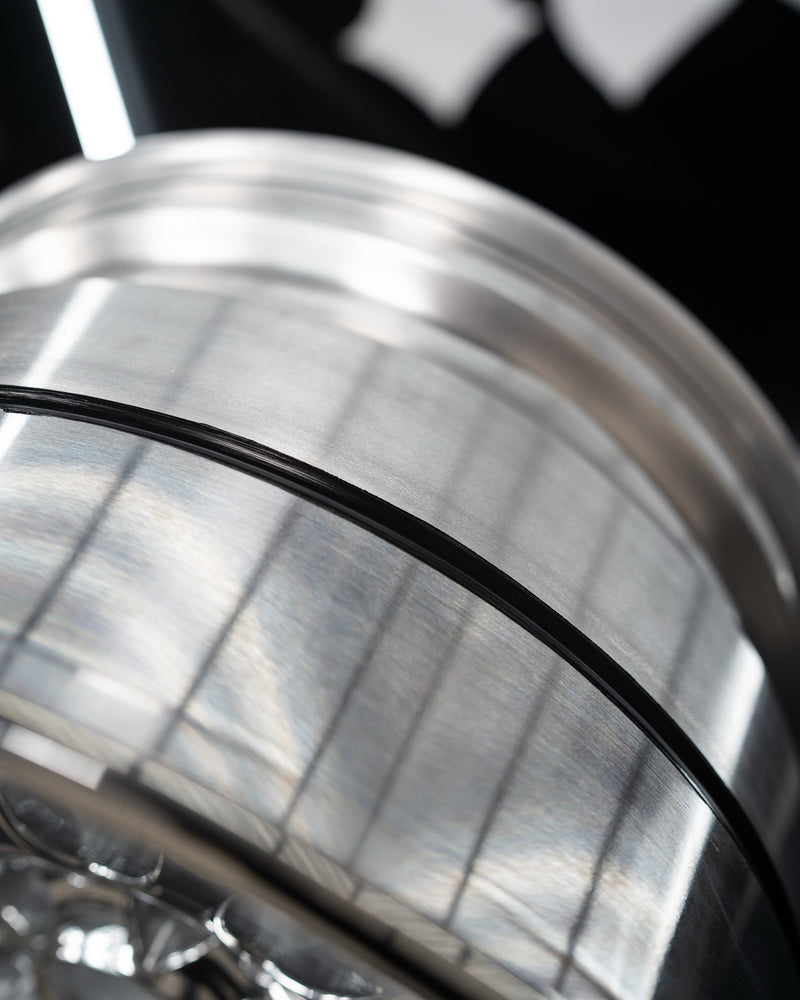 brushed and polished split wheel inner barrel detail