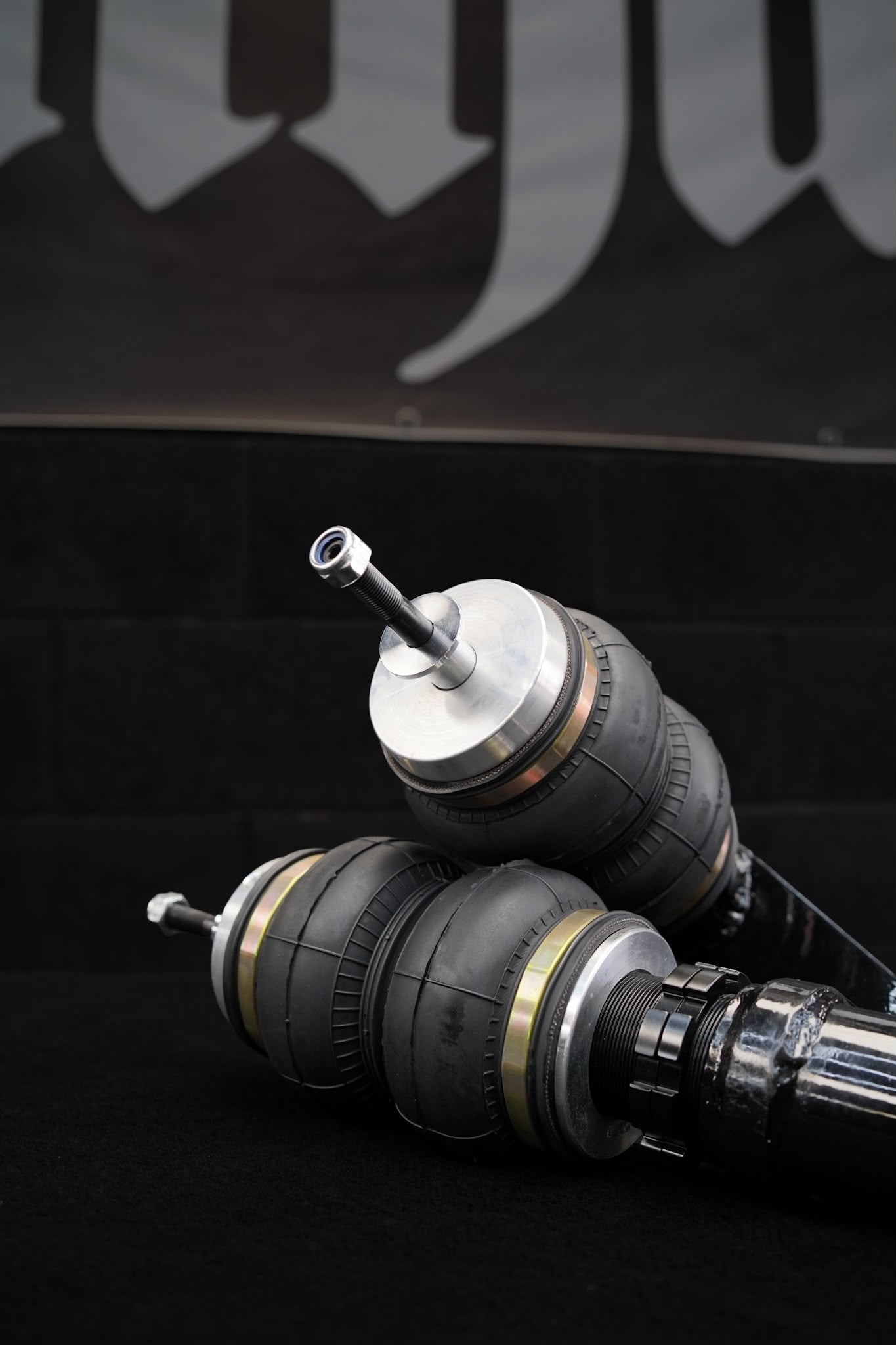 VOLKSWAGEN POLO MK2 NHAIR STRUTS (FRONT ONLY)